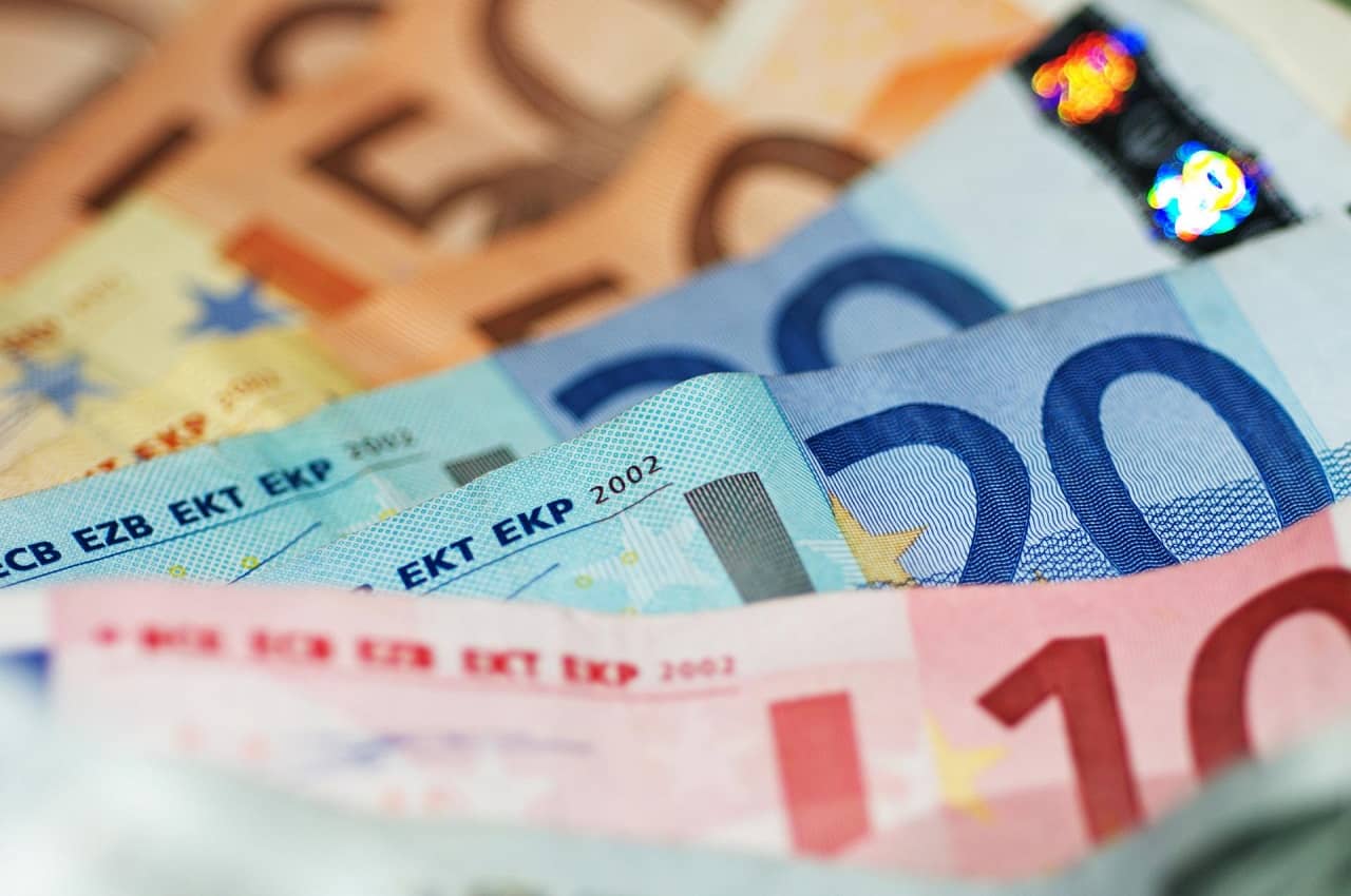 Geld Risico Nieuwe risico-inschatting witwassen en financieren van terrorisme bij ...